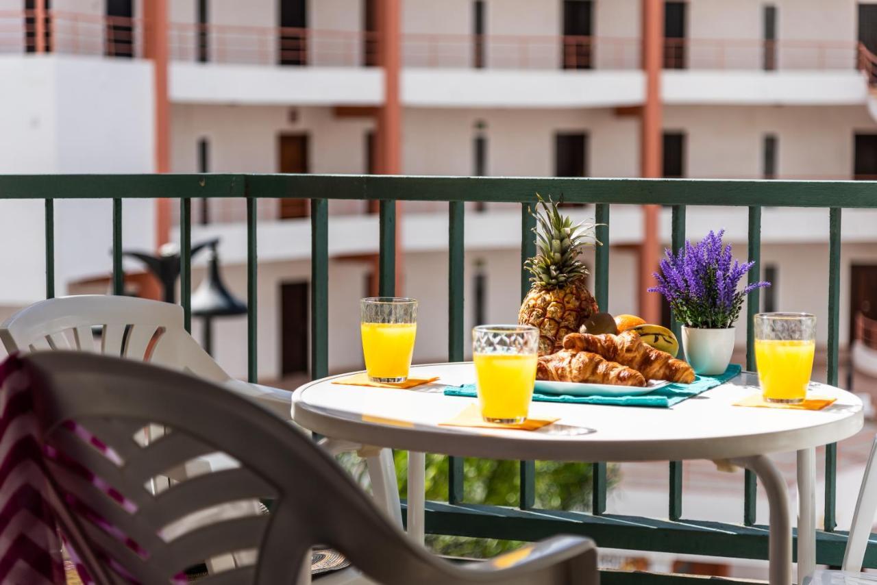 211 Cristianos First Sea Line, Swimming Pool Apartment