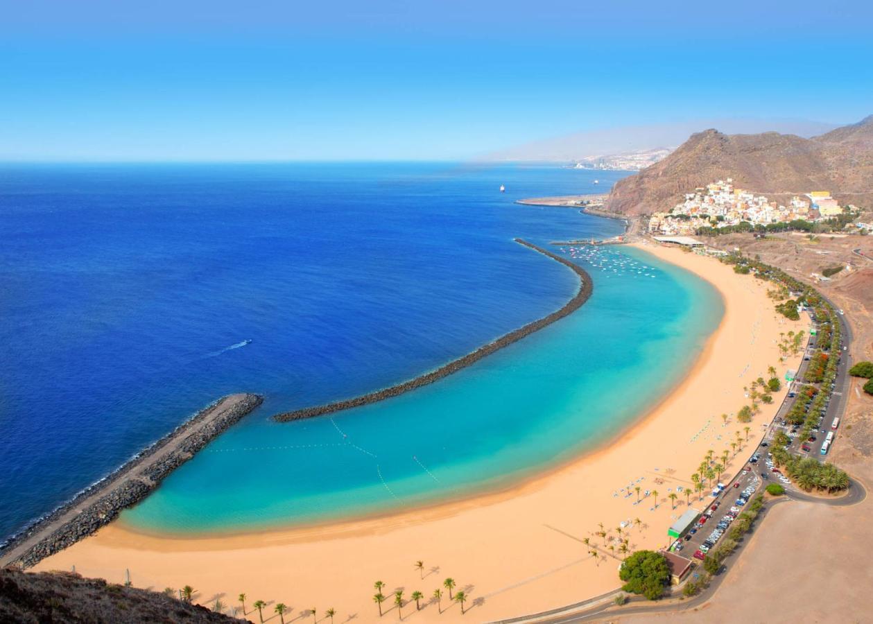211 Cristianos First Sea Line, Swimming Pool